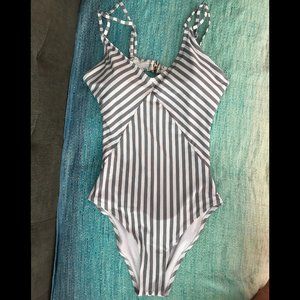 Cupshe one piece swimsuit gray and white striped S